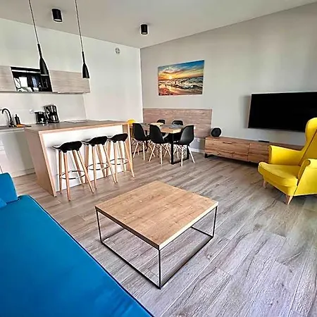 W Rewalu Nad Samym Morzem Aparthotel 3*