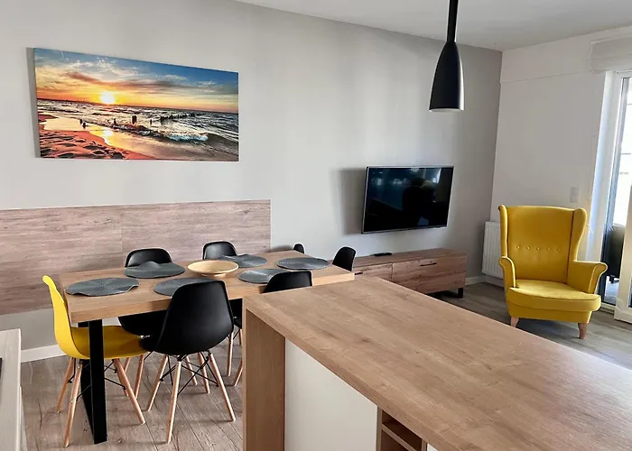 W Rewalu Nad Samym Morzem 3*