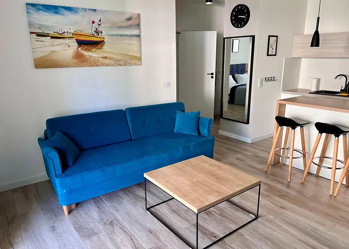 W Rewalu Nad Samym Morzem 아파트호텔 레왈